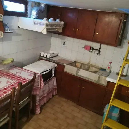 Manu's House Skyros
