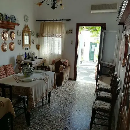 Manu's House Skyros