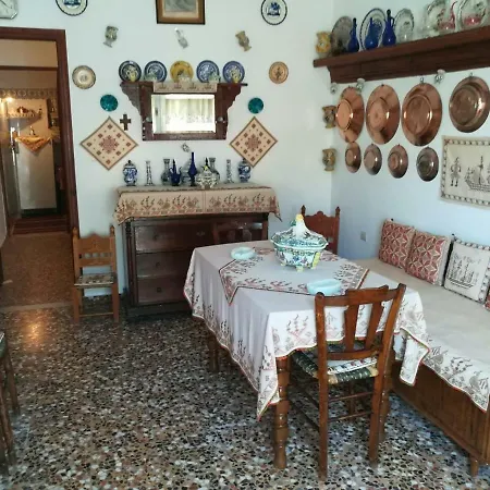 Manu's House Skyros